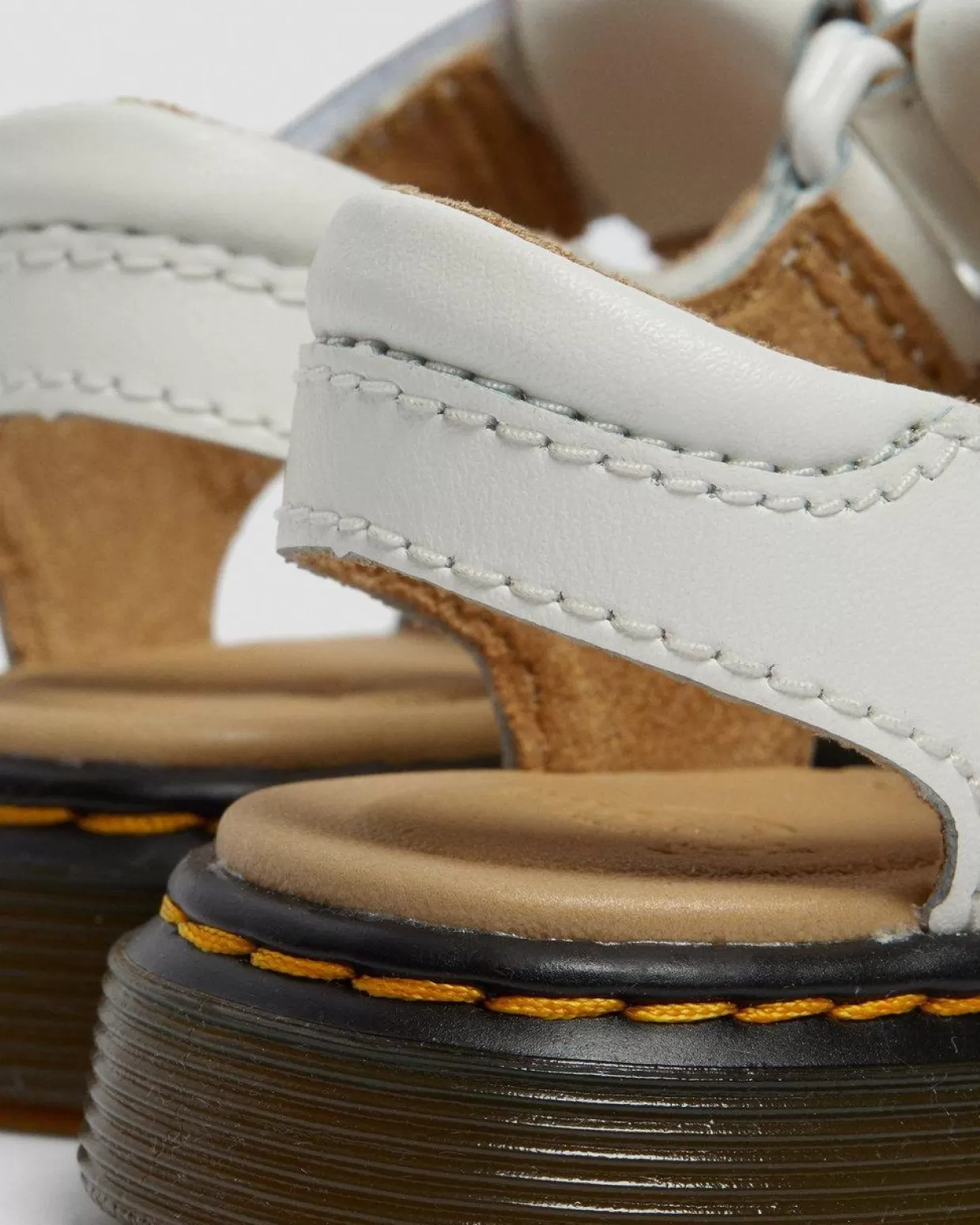 KIDS Dr. Martens Sandali primi passi Moby II in pelle con cinturino in velcro
