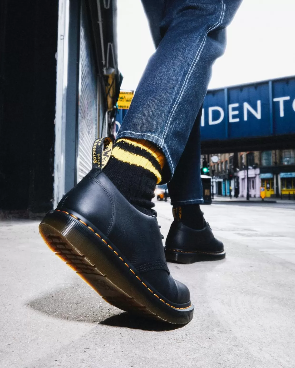 MENS Dr. Martens Scarpe di pelle Berman Lo