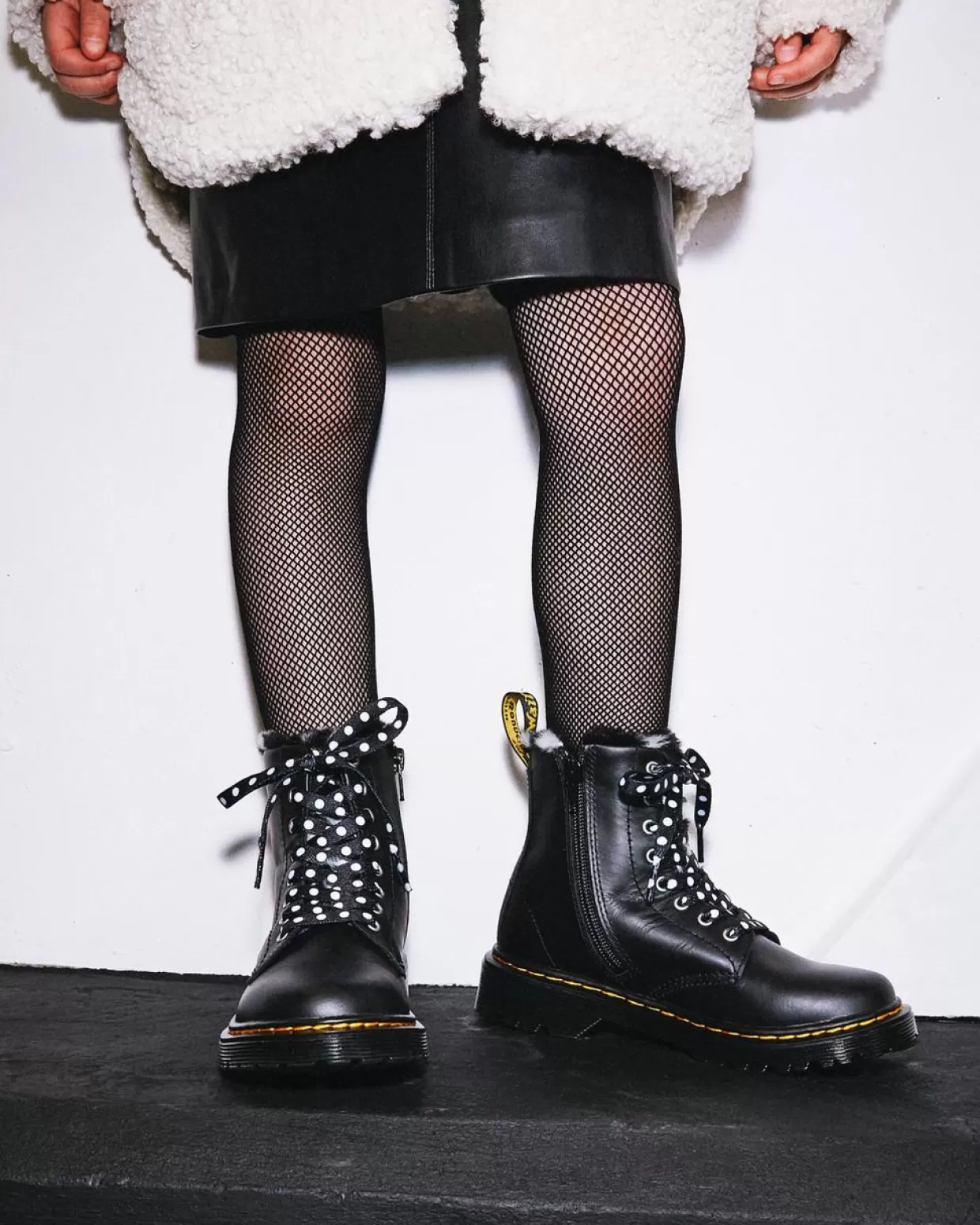 UNISEX Dr. Martens Stivali di pelle per bambini 1460 Serena con rivestimento di pelliccia sintetica