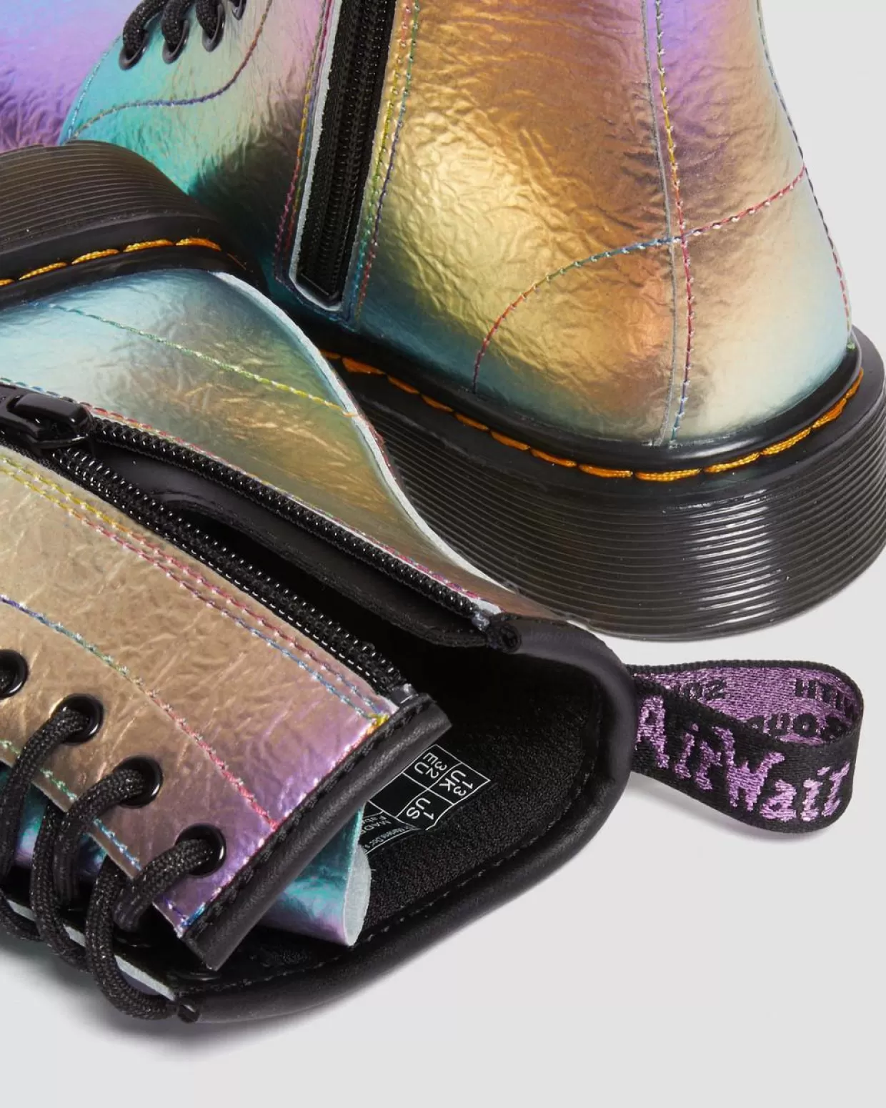 UNISEX Dr. Martens Stivali Junior stringati 1460 arcobaleno in pelle con effetto increspato