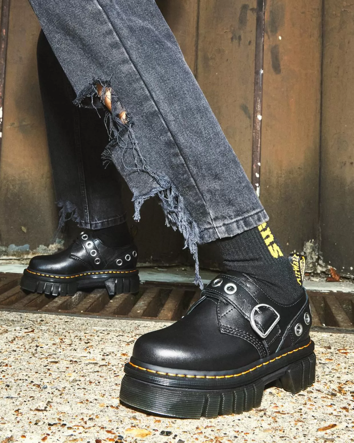 Dr. Martens Stivali platform Audrick Hardware in pelle