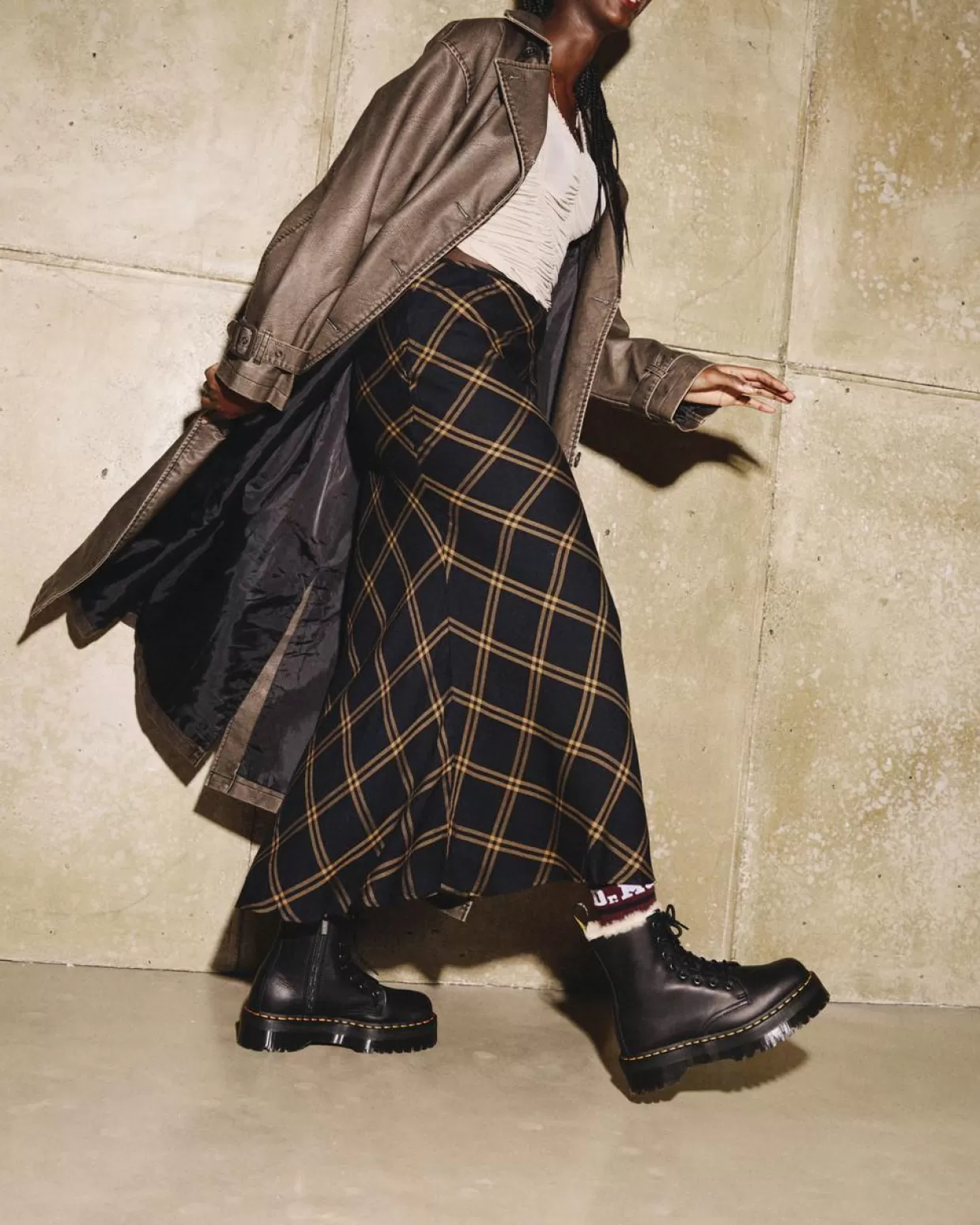 WOMENS Dr. Martens Stivali platform Jadon in pelle con rivestimento in pelliccia sintetica